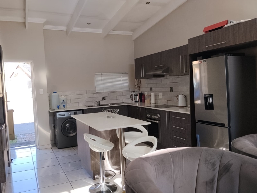 To Let 3 Bedroom Property for Rent in Waterval East North West
